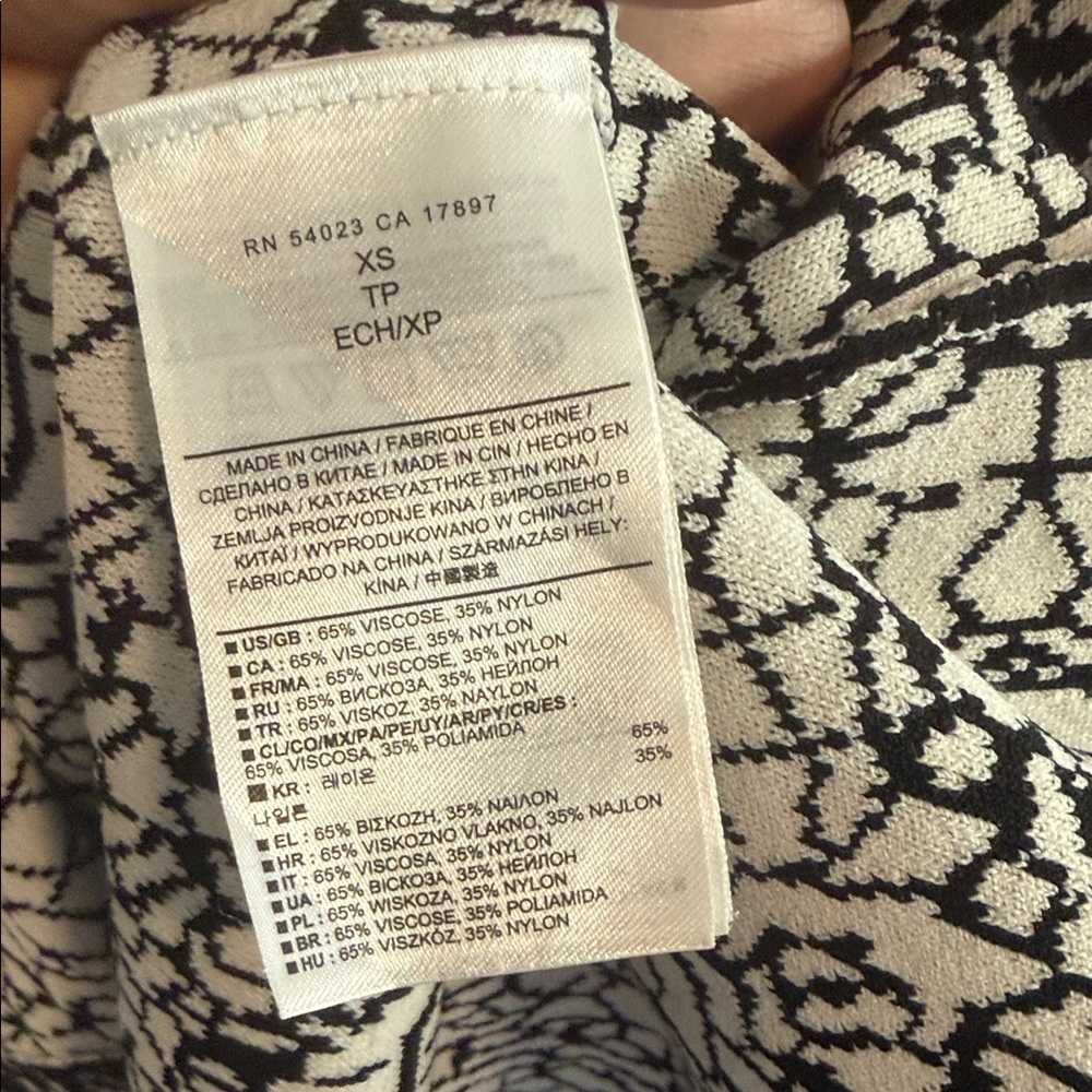Banana Republic Black and White Circle Skirt - extra small - Picture 5 of 6